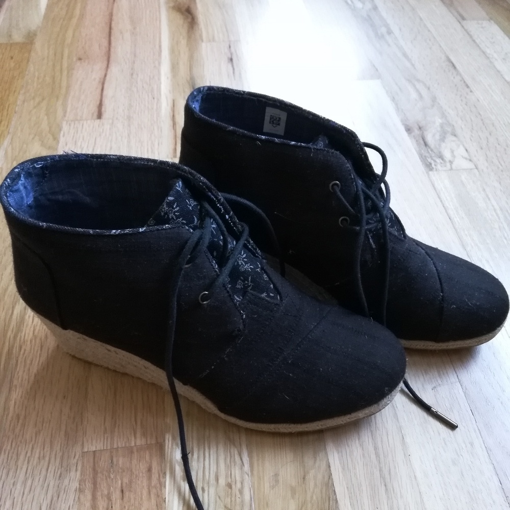 Tom's Wedge Heels